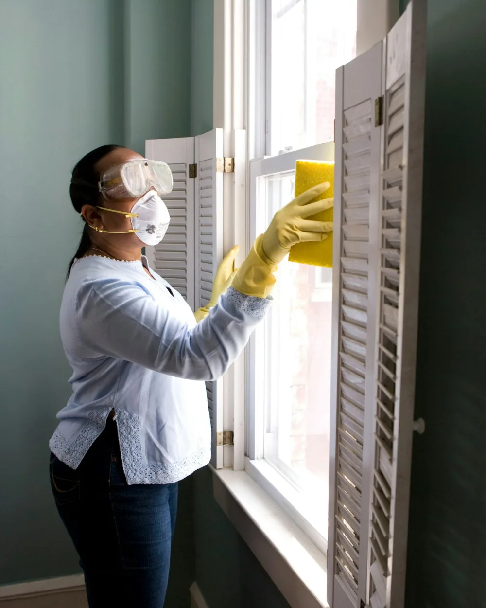 Electrician working in a Phoenix metro home services context