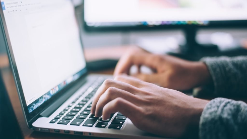 Squarespace vs WordPress for small business websites comparison